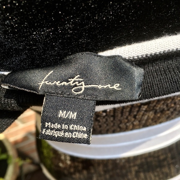 Sold Body-con criss-cross sequin bandage dress - Picture 13 of 13